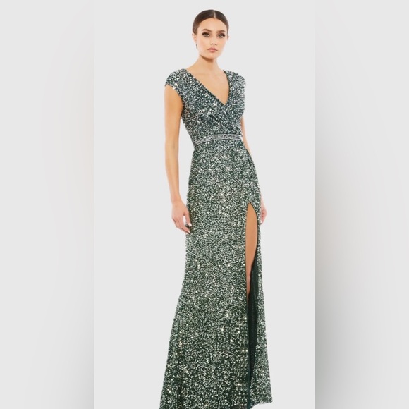 Mac Duggal Dresses & Skirts - NWT MAC DUGGAL Forest Green Cap Sleeve Sequined High Slit Gown - 4